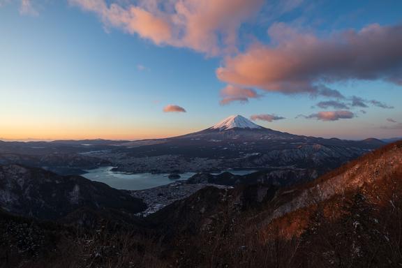 Mt. Misaka-Kurodake 御坂黒岳 • Mt. Tenjo 天上山